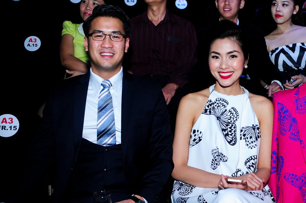 Ha Tang duoc em chong thap tung di xem show thoi trang hinh anh