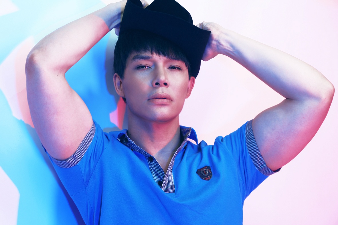 Mat vi tri host, Nathan Lee tro lai voi vai tro nguoi mau hinh anh