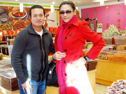 Bau show tiet lo yeu va tang Hoang Yen 1 ty sau vu lat xe hinh anh