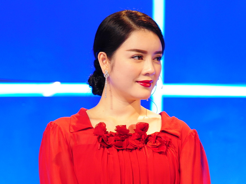 Ly Nha Ky len tieng khi bi che 'kho tinh' o Fashion Star hinh anh