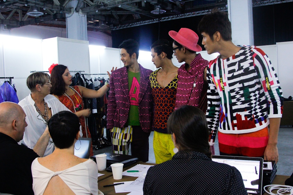 Trai dep Next Top 'danh le' casting Singapore Fashion Week hinh anh