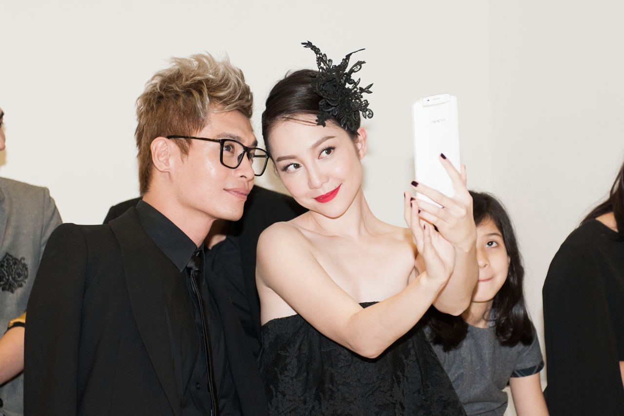 Linh Nga dien dam den vai tran goi cam du tiec hinh anh