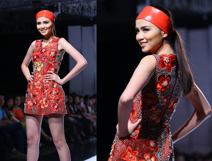 Diem Huong dien vay in hoa nam dinh tu tin catwalk hinh anh