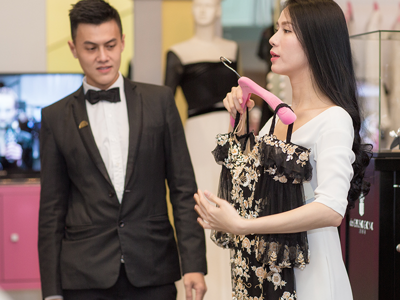 Thai Ha chon vay hang hieu tham gia show o Han Quoc hinh anh