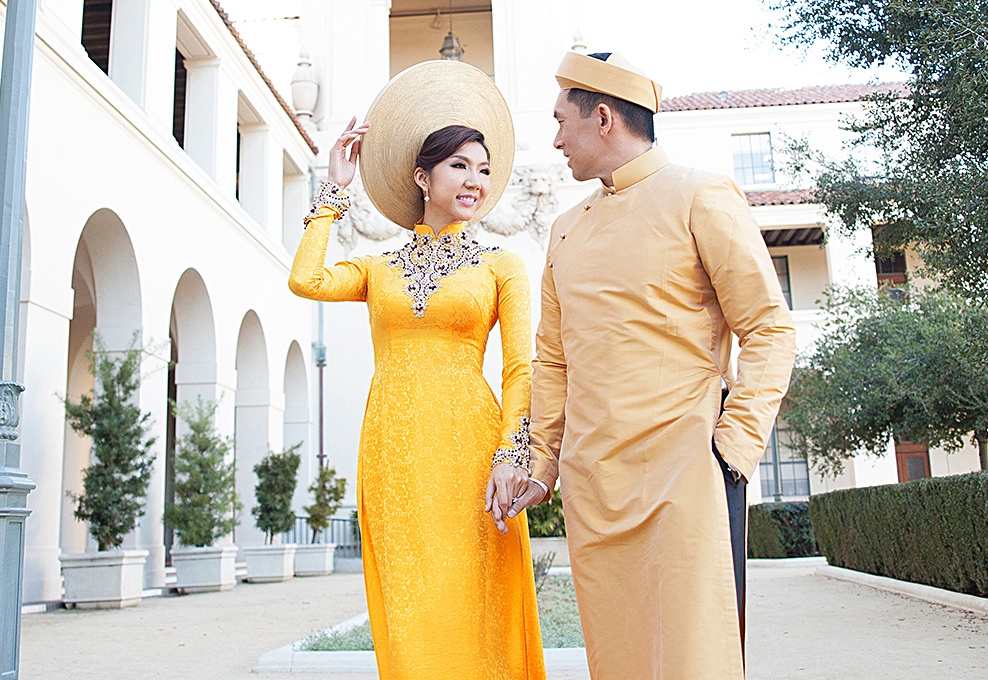 Ngoc Quyen duyen dang ao dai cuoi ben chong Viet kieu hinh anh