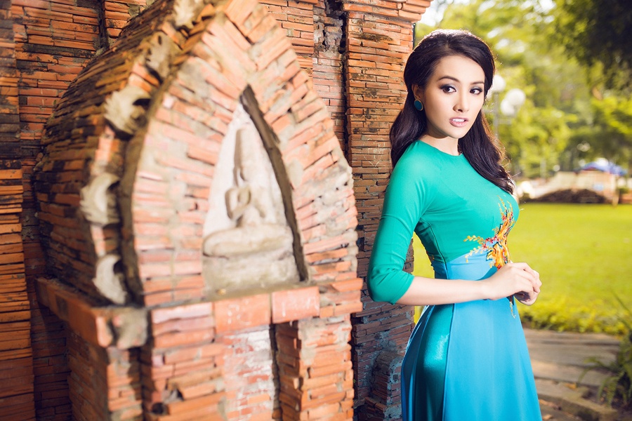 Yaya Truong Nhi duyen dang ao dai xuan sac mau hinh anh