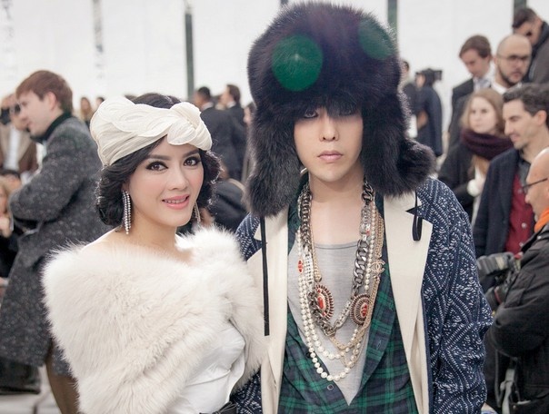 Ly Nha Ky rang ro ben G-Dragon hinh anh