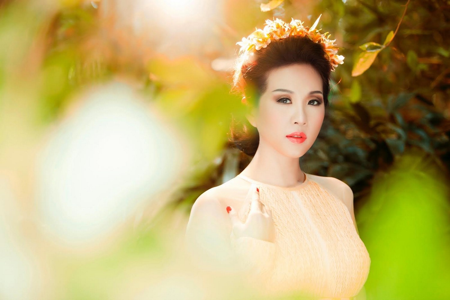 Quy ba Thu Hoai rang ngoi trong dam da hoi hinh anh