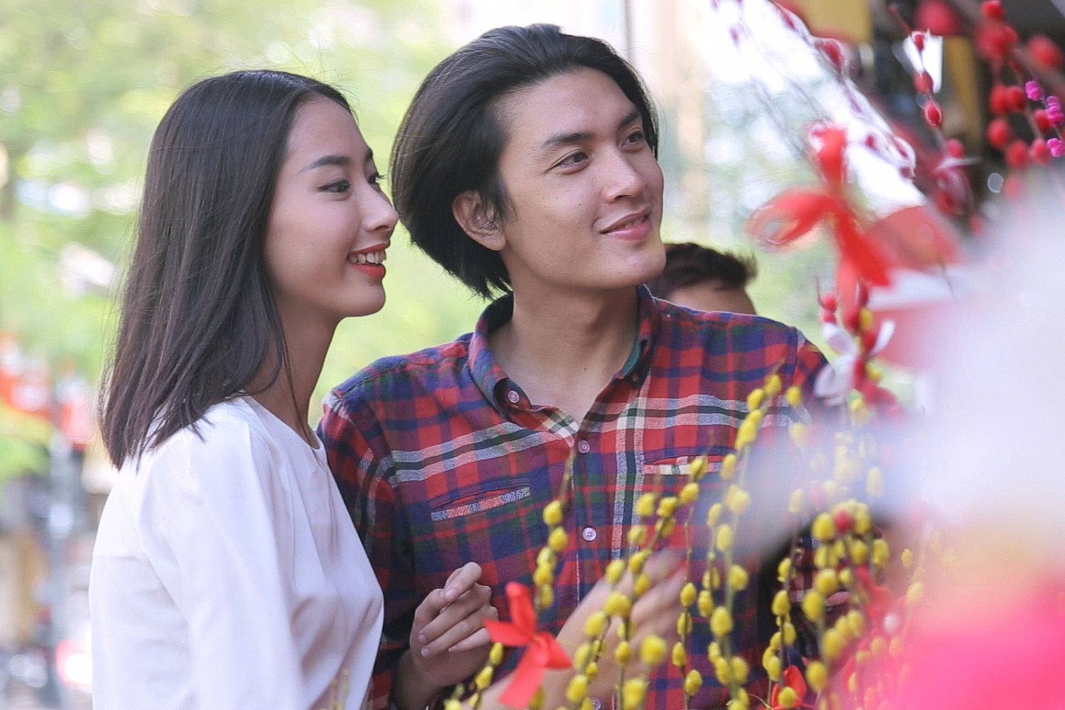 Dan mau Next Top dieu da ru nhau dao pho xuan Sai Gon hinh anh