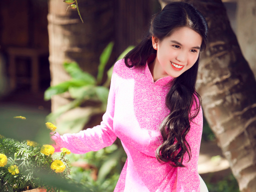 Ngoc Trinh duyen dang ao dai xuan don Tet hinh anh