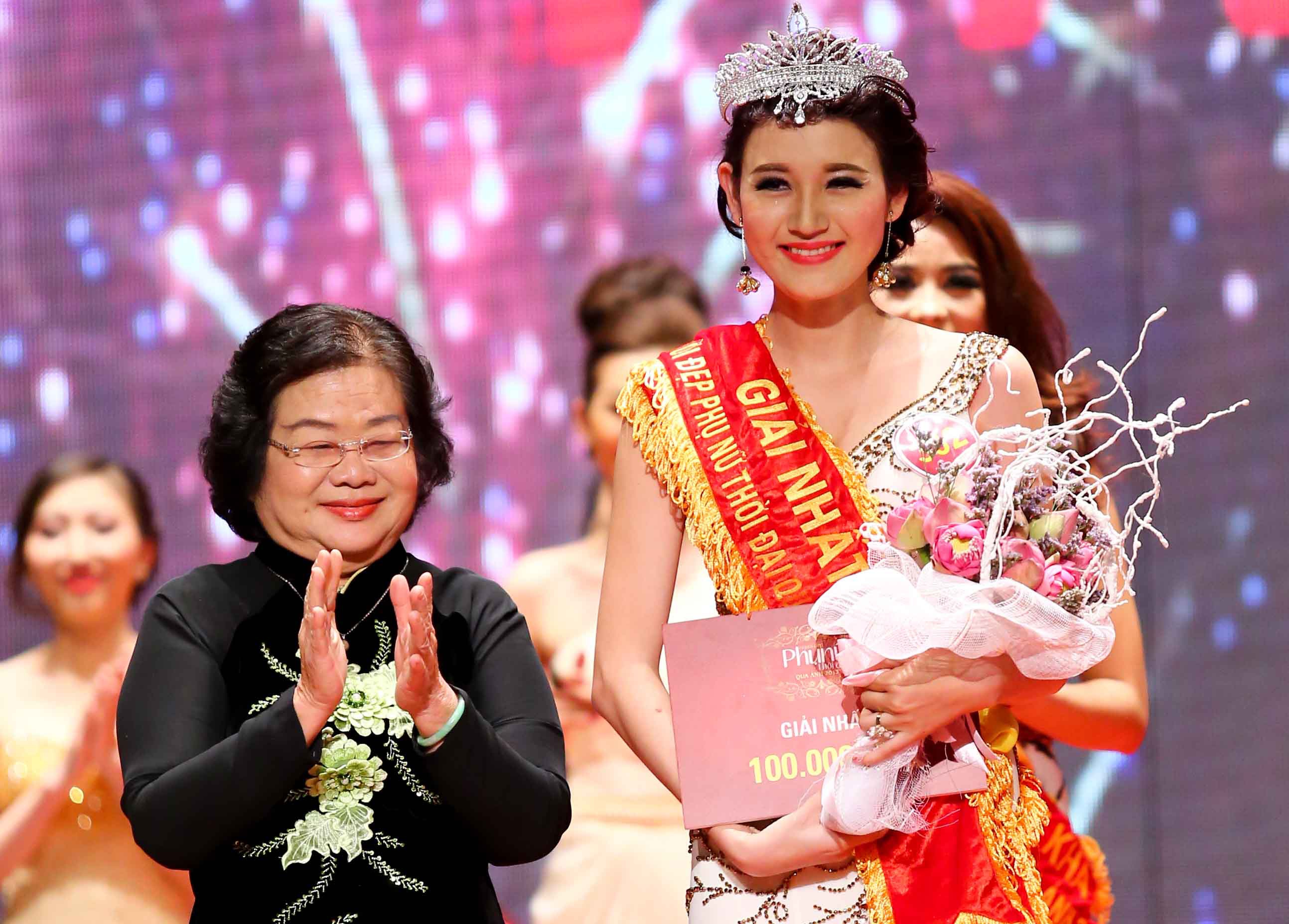 Sinh vien Ben Tre dang quang 'Nguoi dep Phu nu Thoi dai' hinh anh