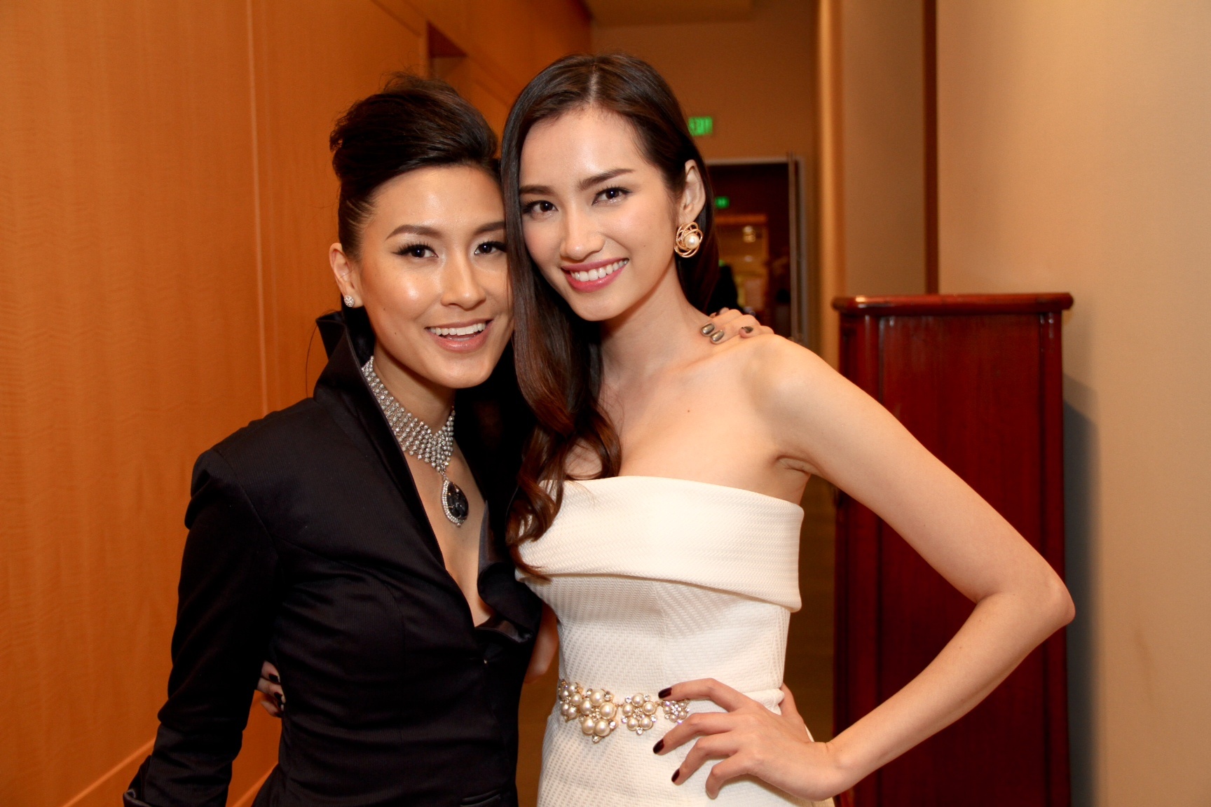 Truc Diem - Kathy Uyen noi bat tai Lien hoan phim CAAM PEST hinh anh