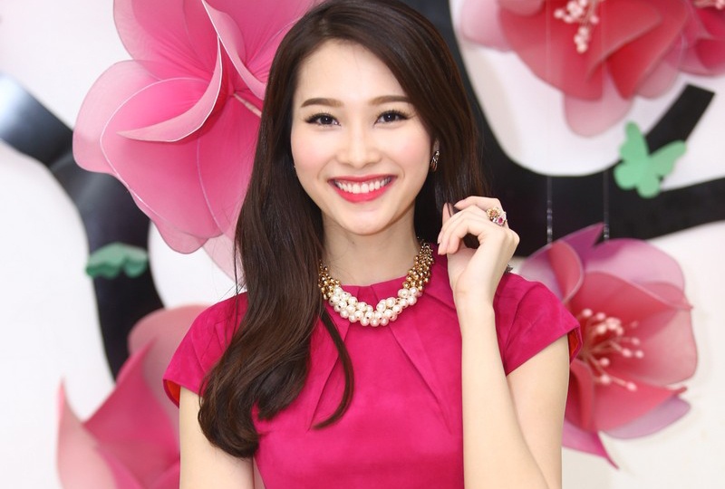 Hoa hau Dang Thu Thao duyen dang noi bat khi di tiec hinh anh