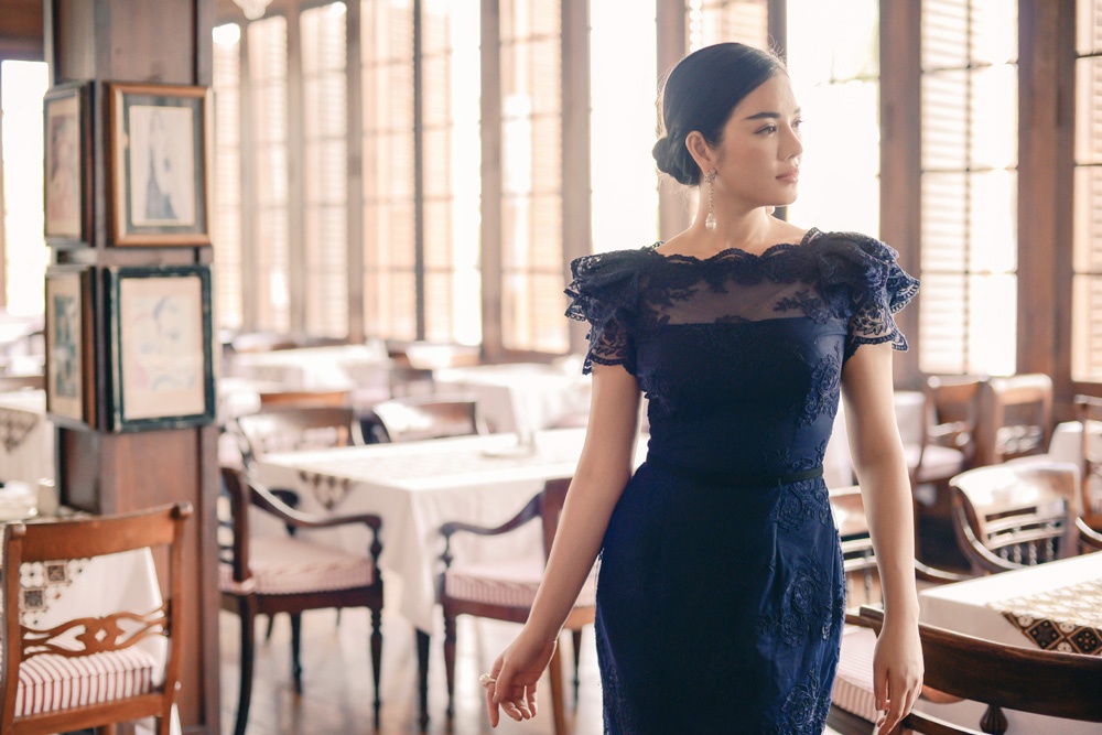 Ly Nha Ky dien vay ren yeu kieu o Indonesia hinh anh