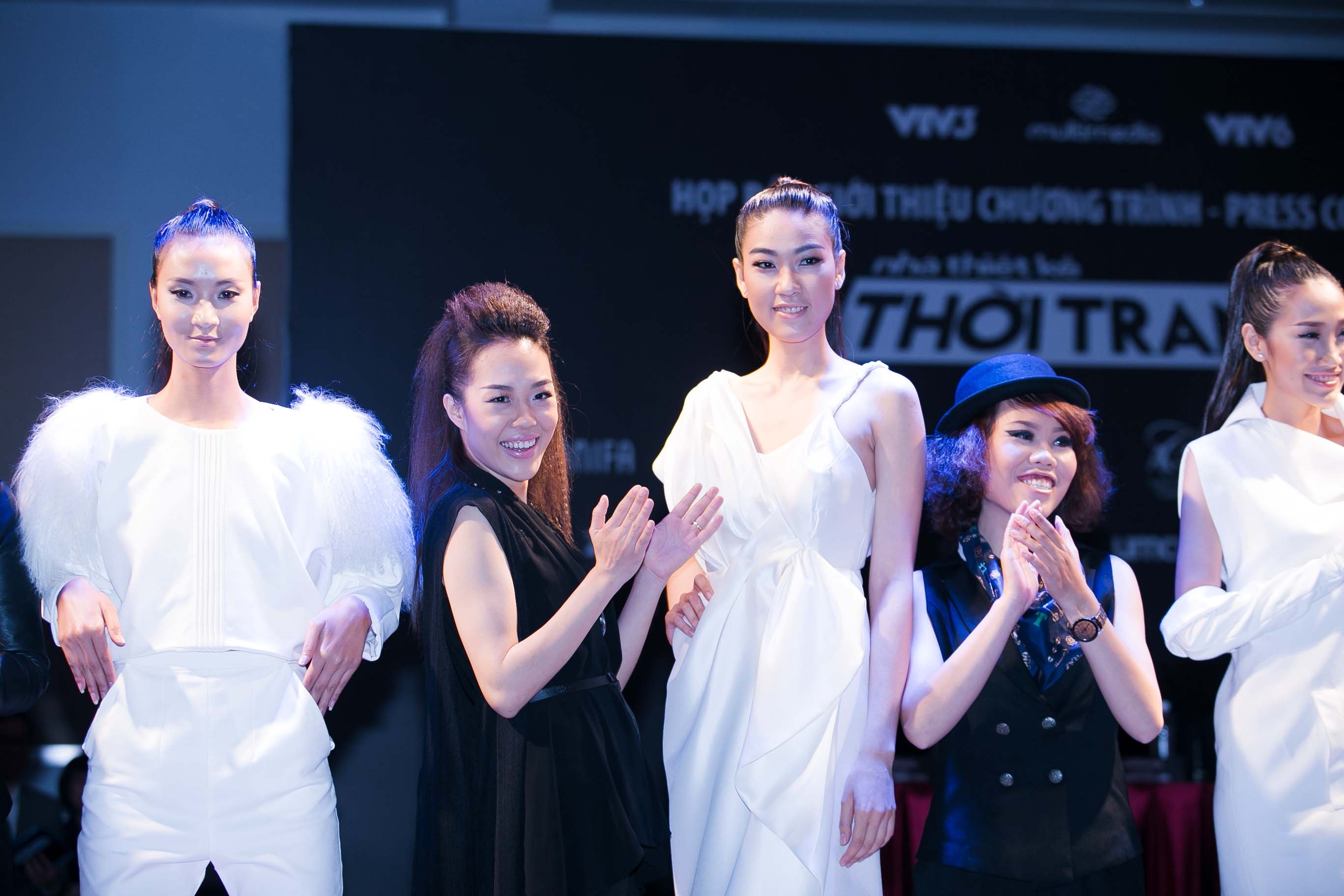 Lo dien 12 thi sinh buoc vao nha chung Project Runway hinh anh