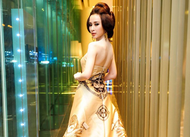 Angela Phuong Trinh bi to dao hoa tiet vay 'ba hoang' hinh anh