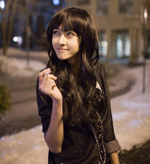 Yiming xinh xắn khi giả gái.