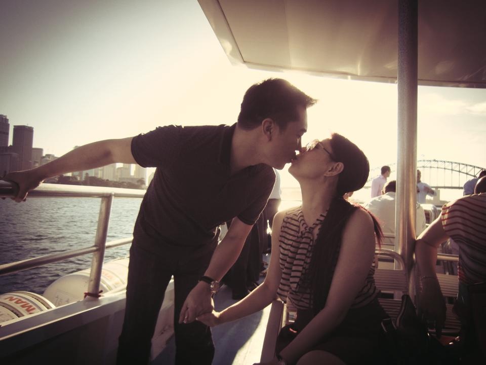 Thanh Thao va ban trai ky niem 3 nam yeu nhau tren dat Thai hinh anh