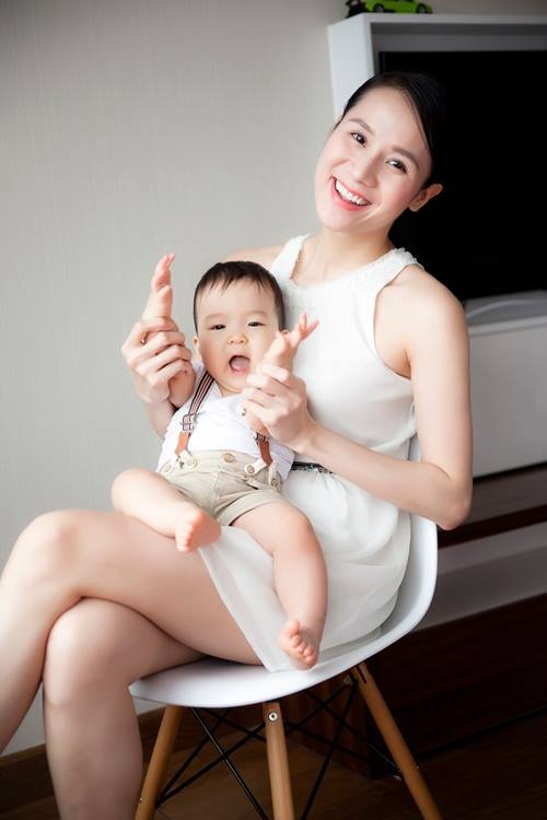 Việc có con nuôi khiến Thái Hà gặp không ít đồn thổi cho rằng cô đã âm thầm sinh con trong thời gian vắng bóng tại các hoạt động showbiz.