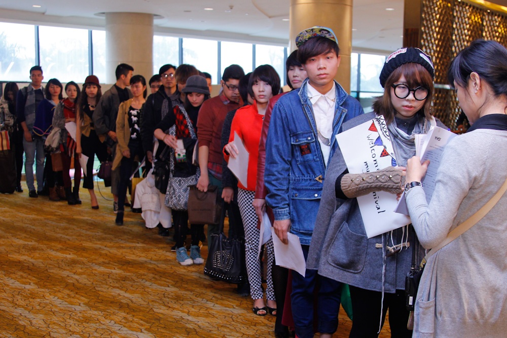 Khoc cuoi voi Trailer Project Runway Vietnam 2014 hinh anh