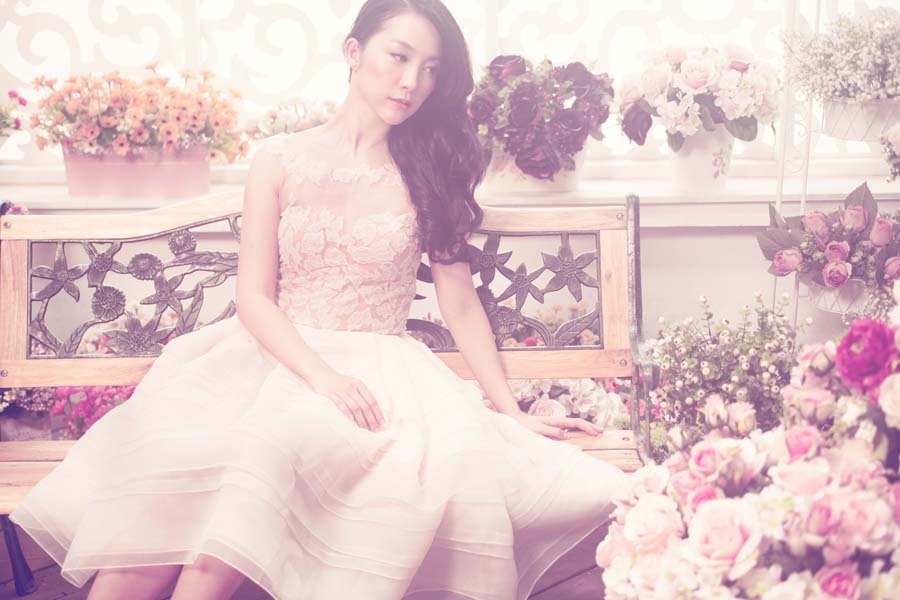 Linh Nga kieu diem voi vay da hoi ren xuyen thau hinh anh