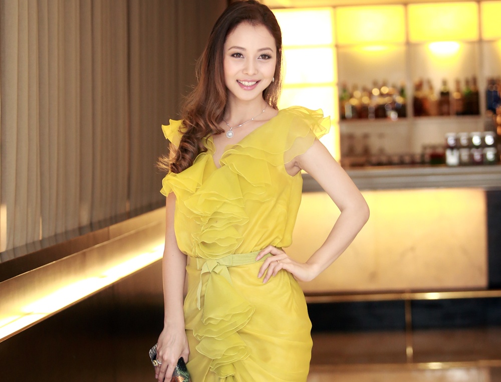 Jennifer Pham 'dung hang' vay cu cua hoa hau Ha Kieu Anh hinh anh