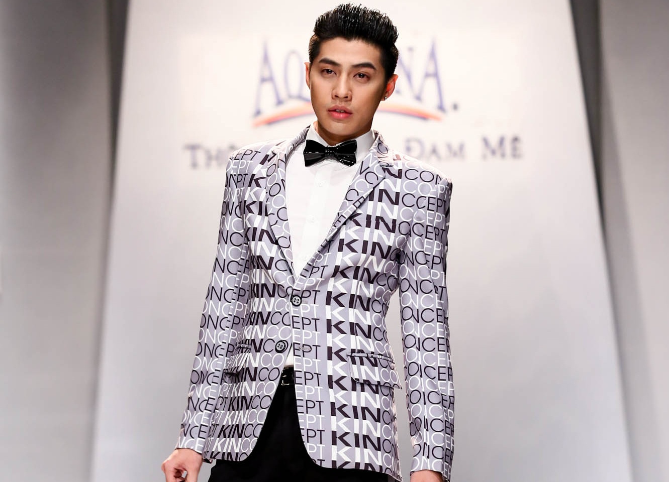 Noo Phuoc Thinh - Harry Lu lanh lung sai buoc catwalk hinh anh