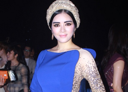 Bat loi mix phu kien lac tong cua my nhan Viet hinh anh