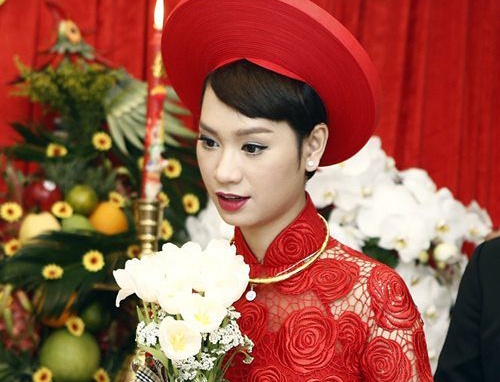 Can canh ao dai cuoi tuyet dep cua Tra My Idol hinh anh