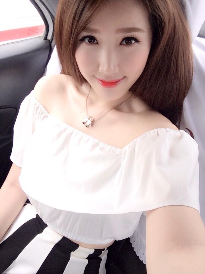 Nhung my nhan Viet co gu street style hut mat nhin nhat tuan hinh anh