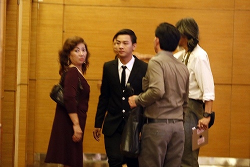 Hoai Lam duoc bo me ho tong di dien bang xe sang hinh anh