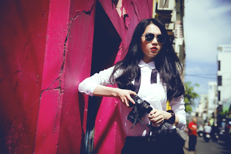 Ngoc Trinh goi cam khi kin bung dao pho hinh anh