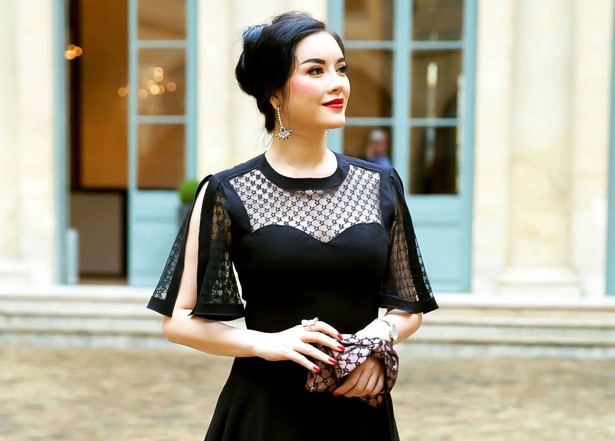 Ly Nha Ky dien do hang hieu di xem thoi trang o Phap hinh anh