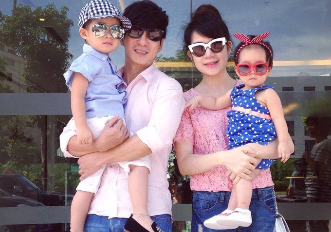 Gu thoi trang sanh dieu, dang yeu cua gia dinh Ly Hai hinh anh