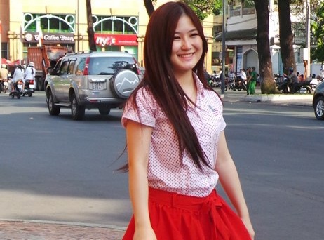 Huong Tram - tu phong cach 'cong chua' sen sam den xue xoa hinh anh