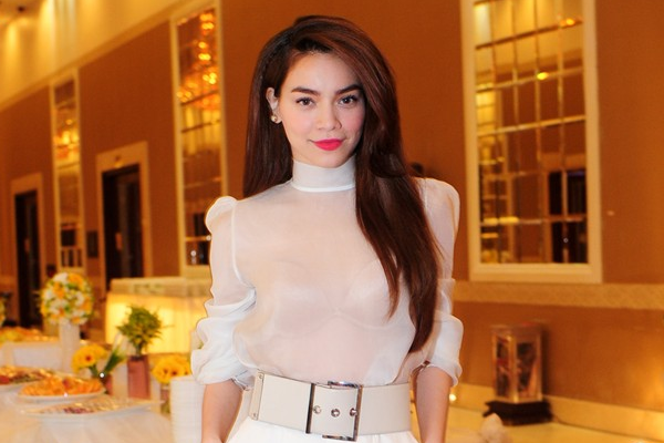 Vay ao tu dang cap toi kem tinh te cua my nhan Viet tuan qua hinh anh