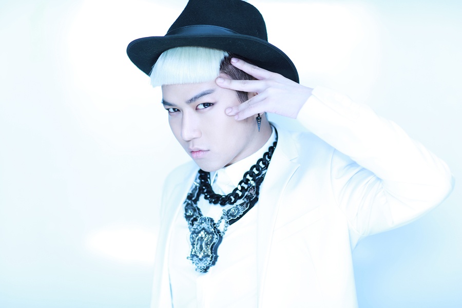 NTK Chung Thanh Phong bat chuoc toc M-TP khi lam nguoi mau hinh anh