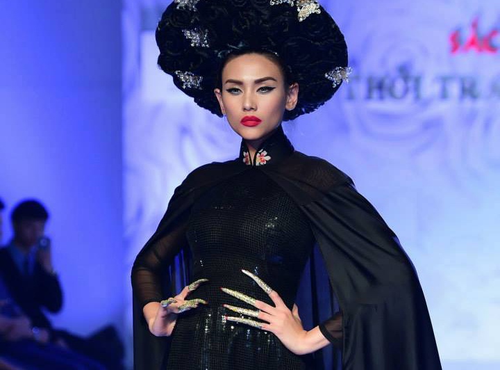 Van Thanh Cong to dan em dao thiet ke ao dai hinh anh