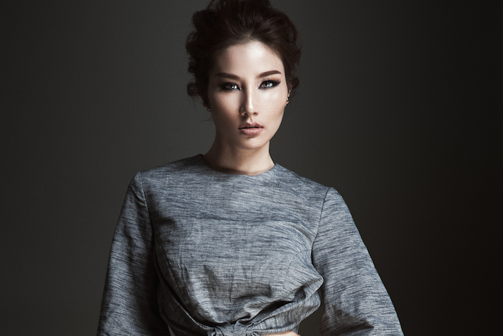 Diem My 9X mac lai vay vai nhan cua Van Mai Huong hinh anh