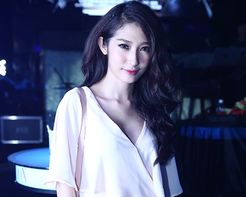 Nhom my nhan Viet mac ruom ra, sen sam nhat tuan qua hinh anh