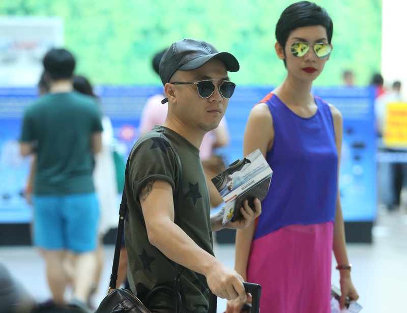 Xuan Lan, Do Manh Cuong mac sanh dieu o san bay hinh anh