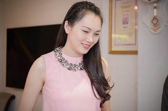 Ngoc Thach up mo chuyen mang bau hinh anh