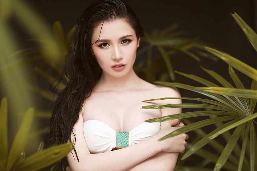 Tuong Vy dien bikini khoe duong cong hinh anh