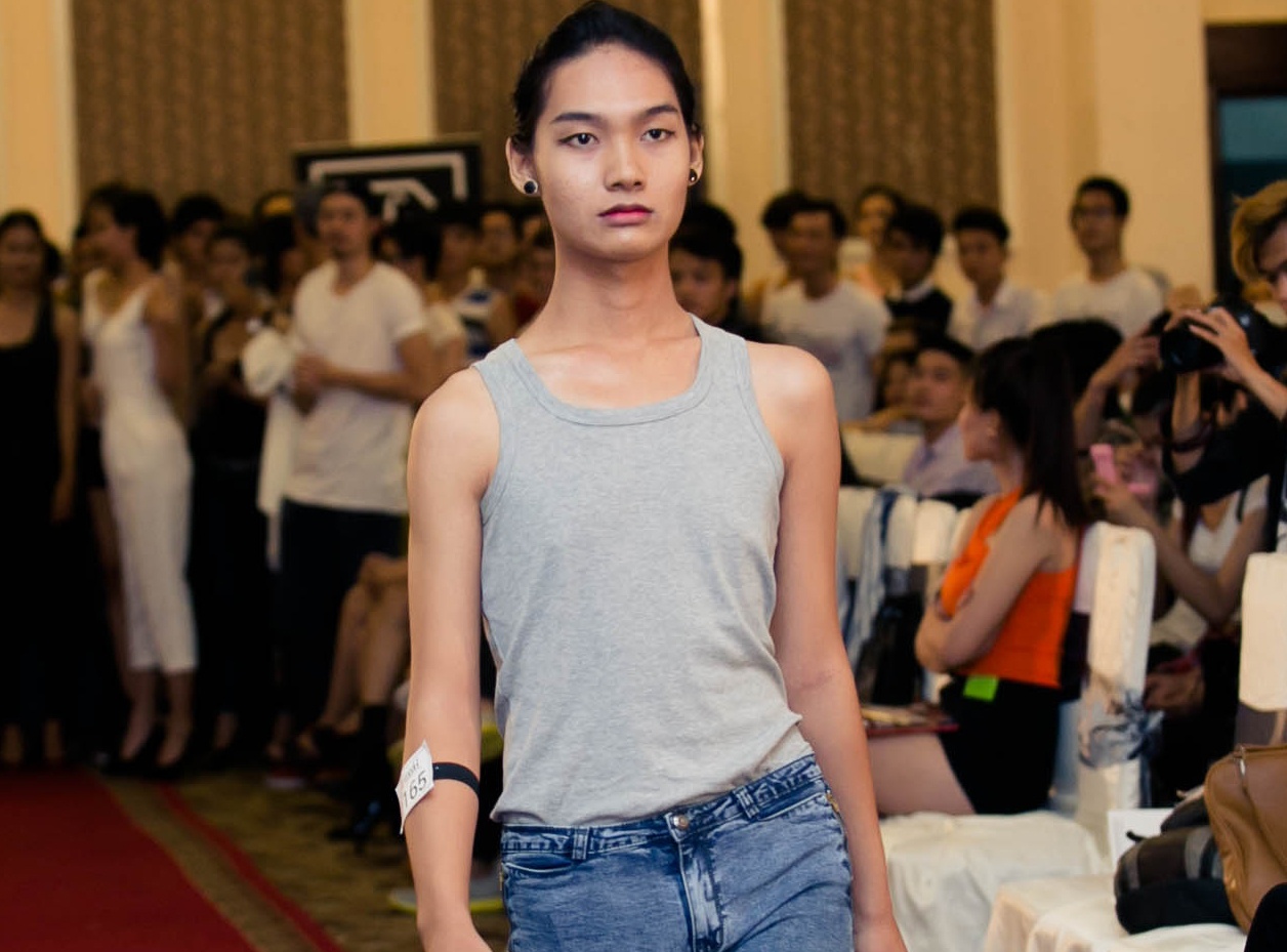Xuat hien nguoi mau luong tinh o Vietnam's Next Top Model hinh anh