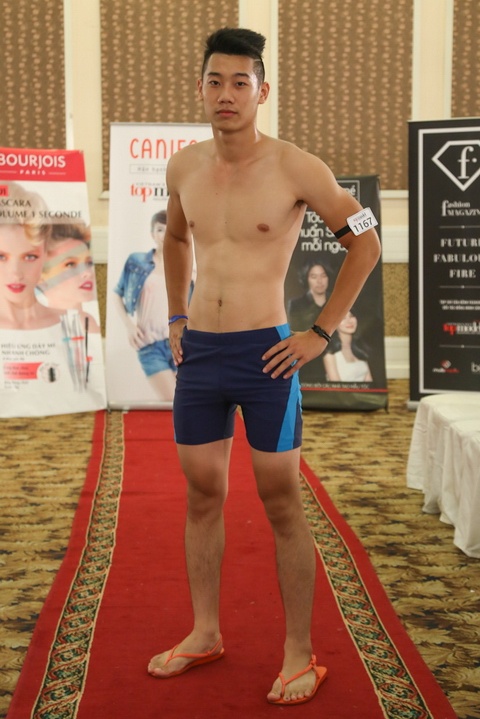 Giám khảo Xuân Lan nhận xét, cô rất thích gương mặt góc cạnh nam tính và phần thể hiện tốt của anh. Tuy nhiên, để ở lại với chương trình, chàng trai cần thể hiện rõ cá tính hơn nữa.