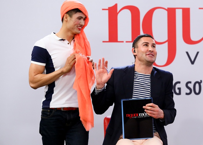 Thi sinh gia gai tuyen giam khao Next Top Model lam ban trai hinh anh