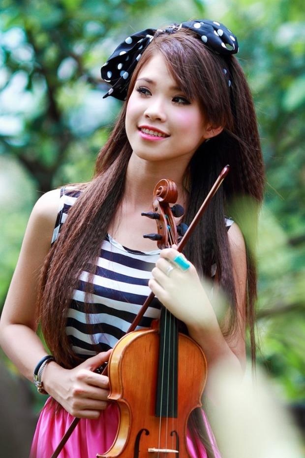 Khởi My chiếm trọn tình cảm của khán giả nhờ vào lối sống giản dị, gần gũi và có tài năng thực thụ.