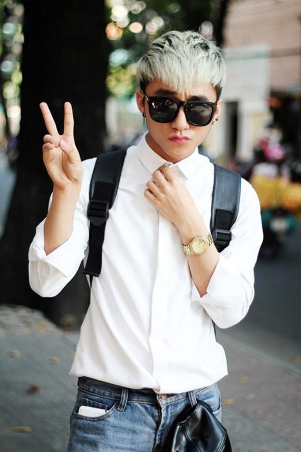 Sơn Tùng M-TP được xem như là một hiện tượng mới của showbiz Việt, chỉ trong một thời gian ngắn, ca khúc Em của ngày hôm qua của Sơn Tùng đã đạt kỉ lục 40 triệu lượt xem từ kênh Youtube.