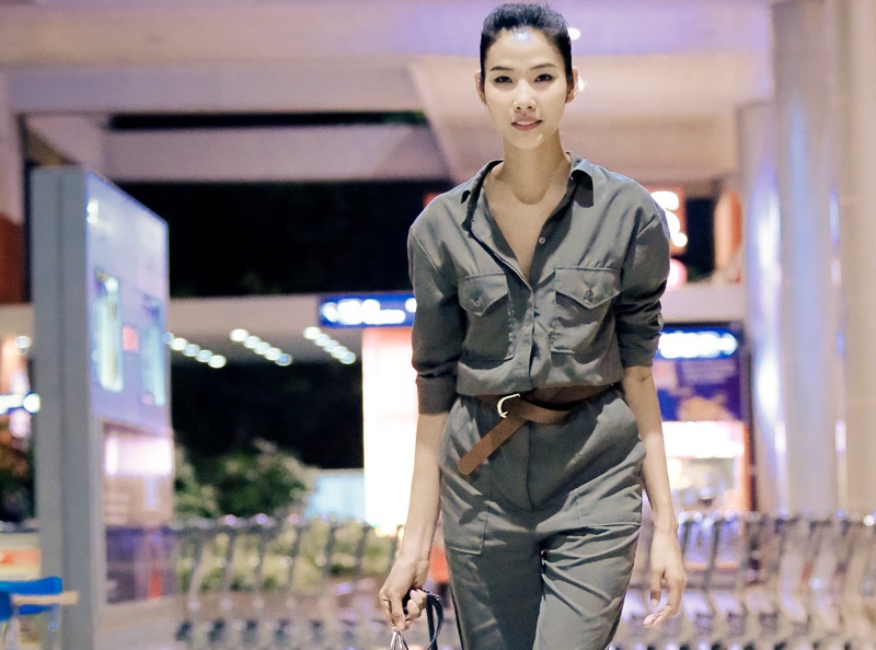 Hoang Thuy lam tomboy bui phui o san bay hinh anh