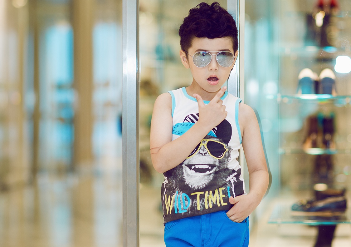 Ngam mau nhi 6 tuoi dat show nhat lang mot Sai Gon hinh anh